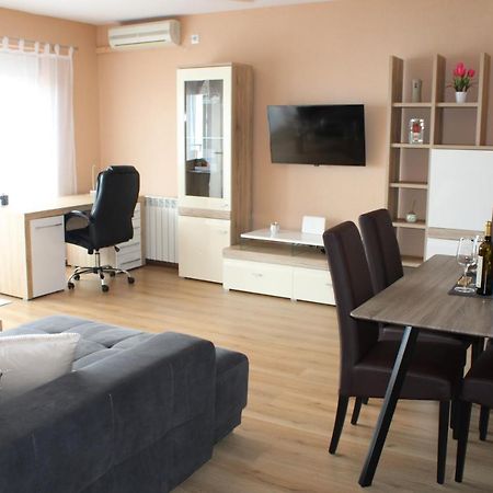 Apartman Lovro Fiume Esterno foto